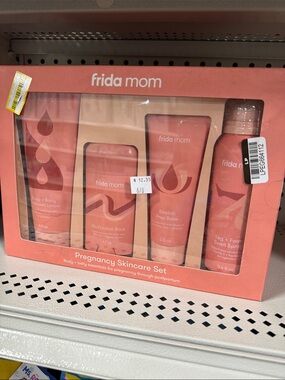 Frida Mom Pregnancy Skincare Set